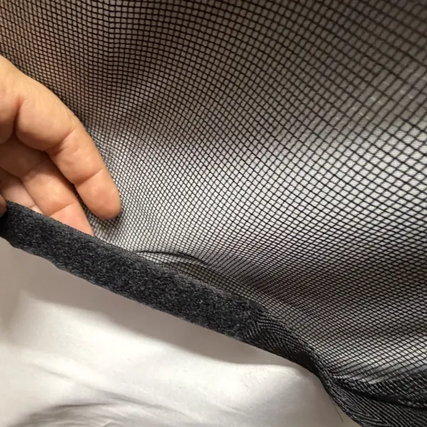Detailaufnahme Insektenschutzgitter Klettverschluss